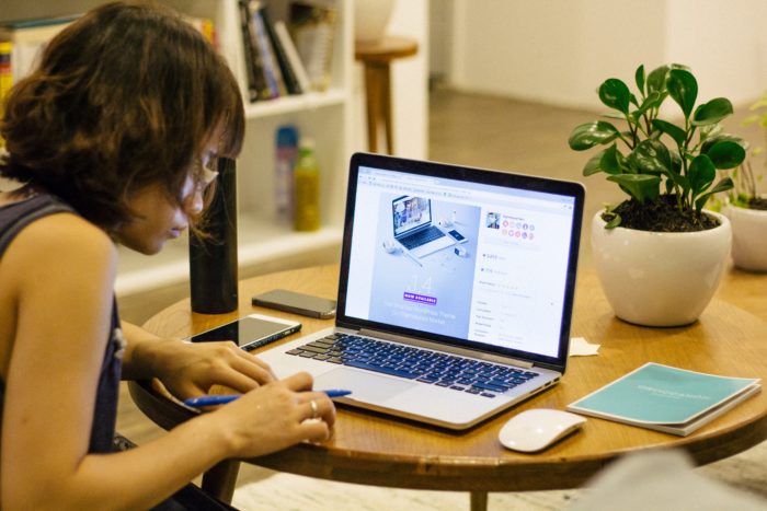 Zu viel Multitasking: Warum Online-Kurse den Lernerfolg vermindern können